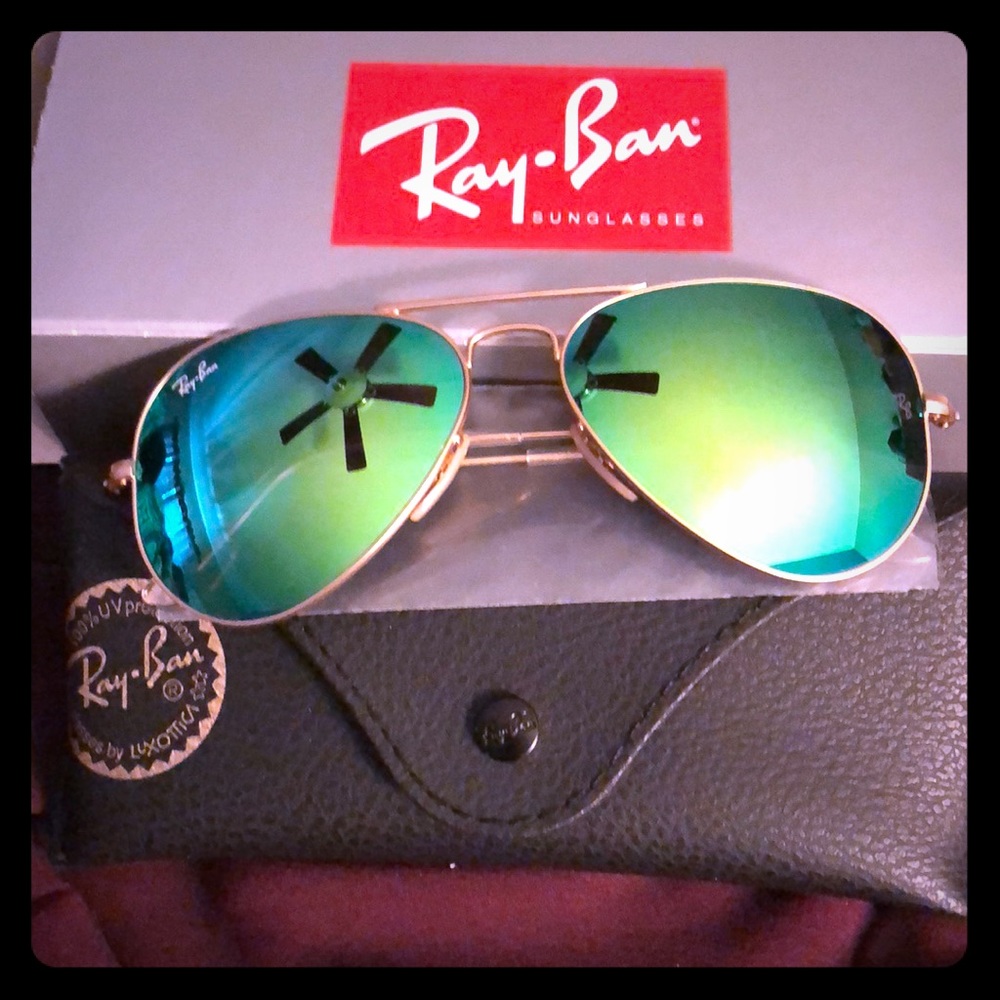 Ray-Ban Gold Frame Mirror Aviators. 55mm